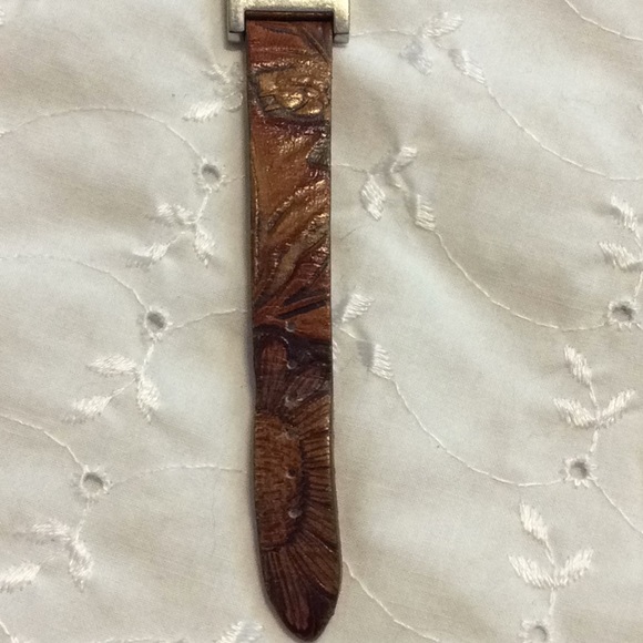 💕 Studio C genuine leather sunflowers watch - Picture 5 of 13